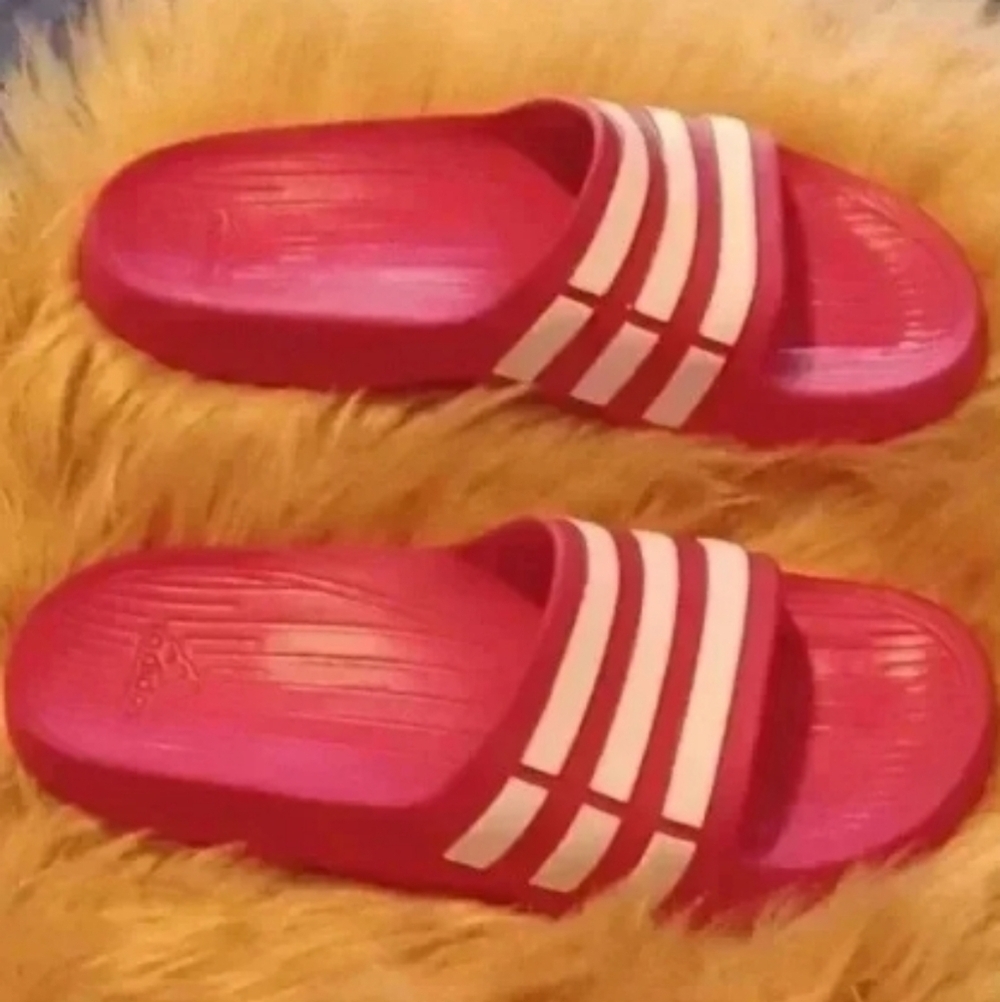 GIRL'S Adidas slides